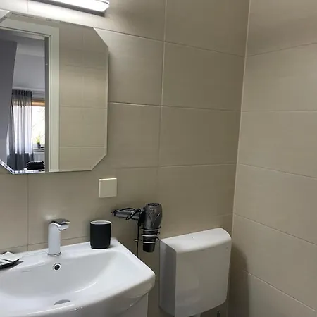 Zum Deutschen Heinrich Hotel 4*