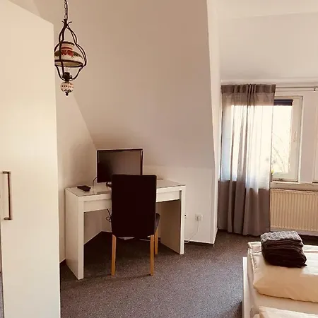 Zum Deutschen Heinrich Hotel 4*